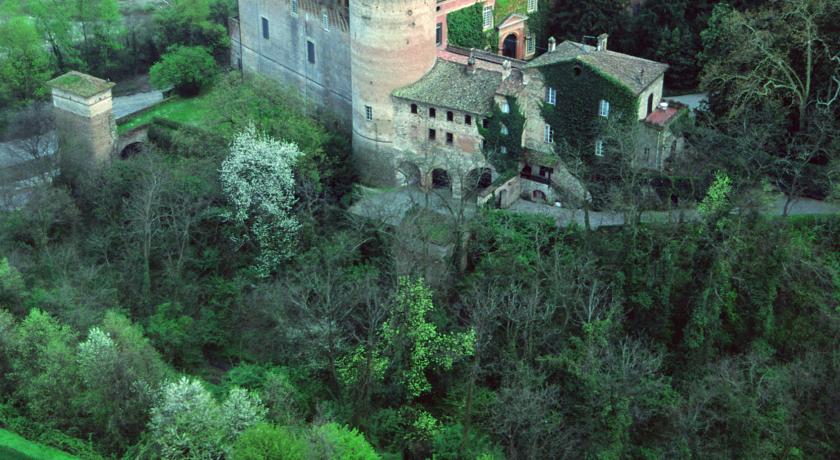 Castello del 1200 con romantiche camere 