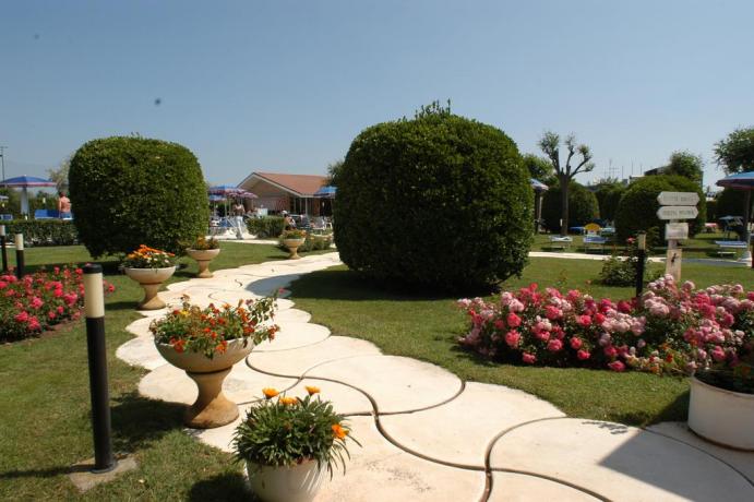 Giardino Hotel molto curato in Emilia