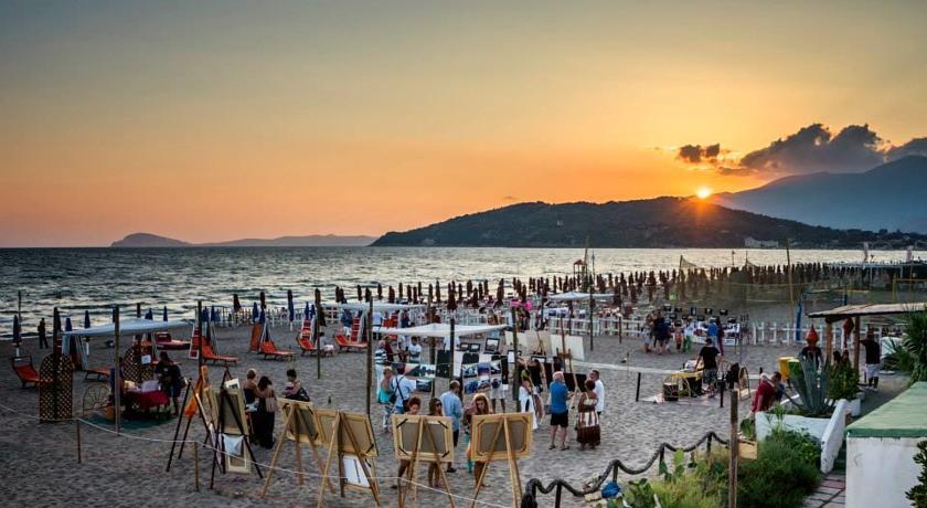 Hotel romantico a prezzi bassi sul Golfo di Gaeta, aria condizionata, wi-fi,  camere in uso giornaiero