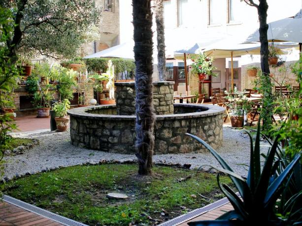 Albergo 4 stelle a Gubbio, Terrazza e Giardino