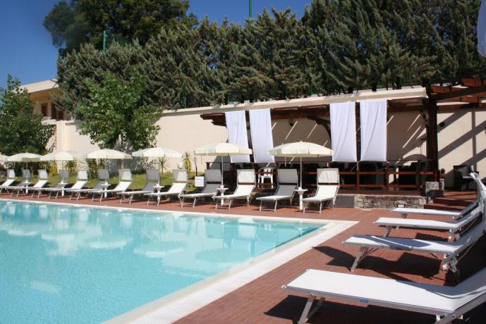 Piscina Idromassaggio e Miniclub Residence Centola Palinuro