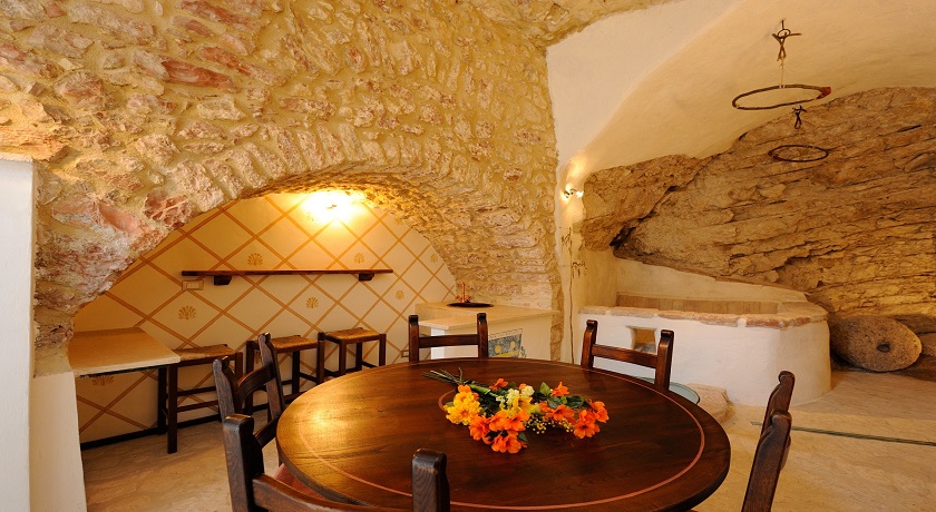 Assunta Senior Sala da Pranzo