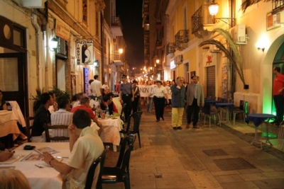 Hotel near the mainstreet Corso Manthonè in  Pescara