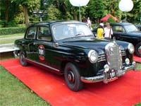 Auto d'epoca durante una sosta