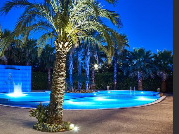 Piscina adulti bambini hotel 4stelle Battipaglia