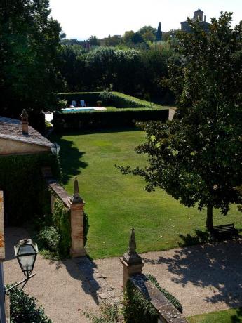 ingresso con piscina