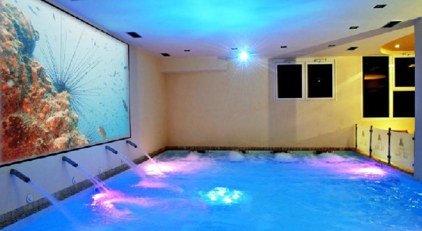 Weekend romantico in Hotel con Piscina Coperta 