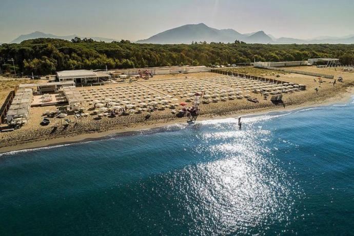 Hotel-3stelle-fronte-mare-spiaggia-convenzionata-gratuita-Paestum 