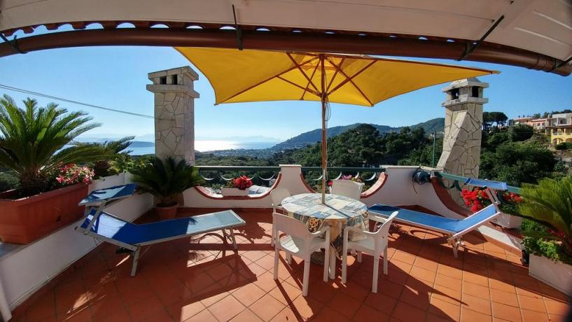 Terrazzo solarium vista mare casa vacanze Barano d'Ischia 