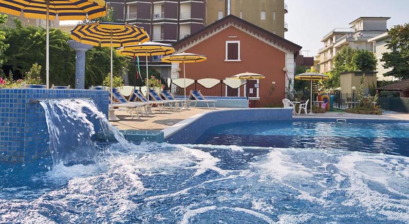 Ristorante con Buffet di Verdire e Insalata
