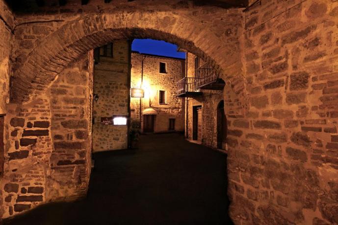 Romantico resort in antico borgo vicino Assisi