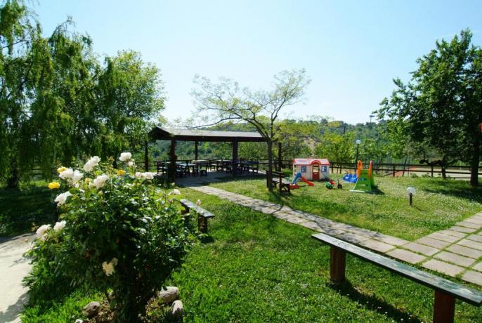 Relax a Penne-Abruzzo agriturismo con giardino piscina 