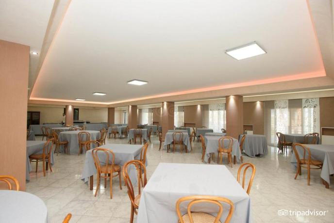 Ristorante centrale Hotel 4 stelle Scario 