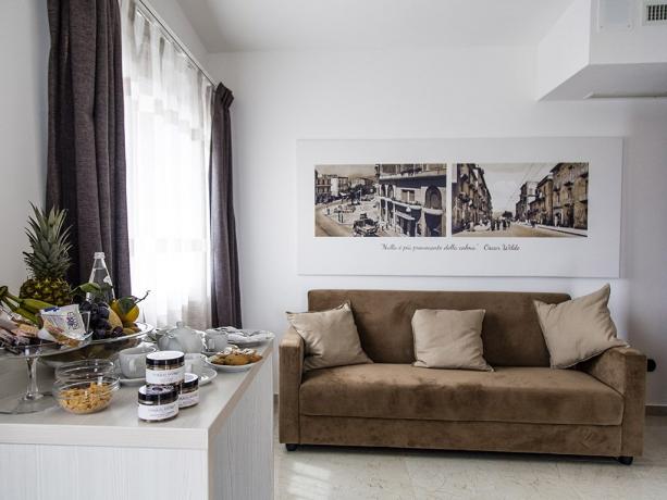Suite Hotel 4stelle con salotto divano Battipaglia-Salerno