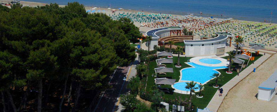 Hotel Ideale per Famiglie e Giovani Fronte Mare