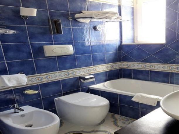 Bagno Privato con Vasca e kit cortesia 