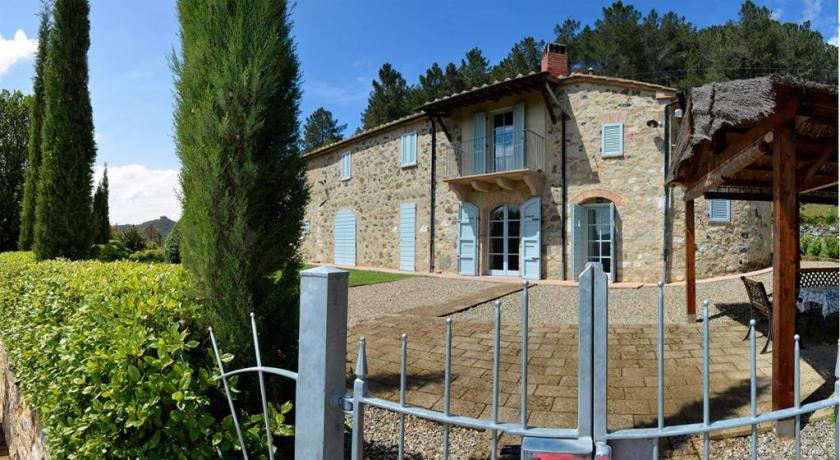 Ingresso Dependance villa vacanze vicino Pisa