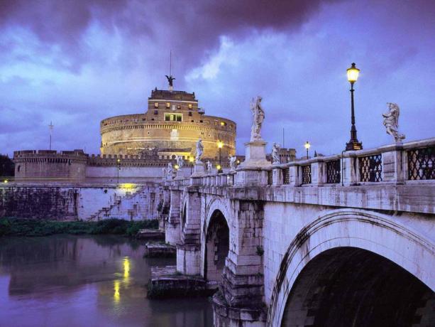 Vista di Castel Sant'Angelo a Roma  