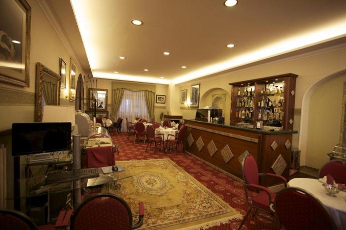 Bar sala comune tv satellitare hotel3stelle Anzio