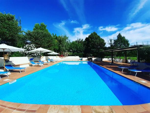 Grande piscina con giardino Castiglione del Lago