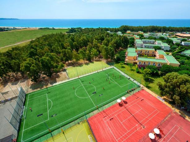 Impianti Sportivi Nel Villaggio con Illuminazione Notturna 