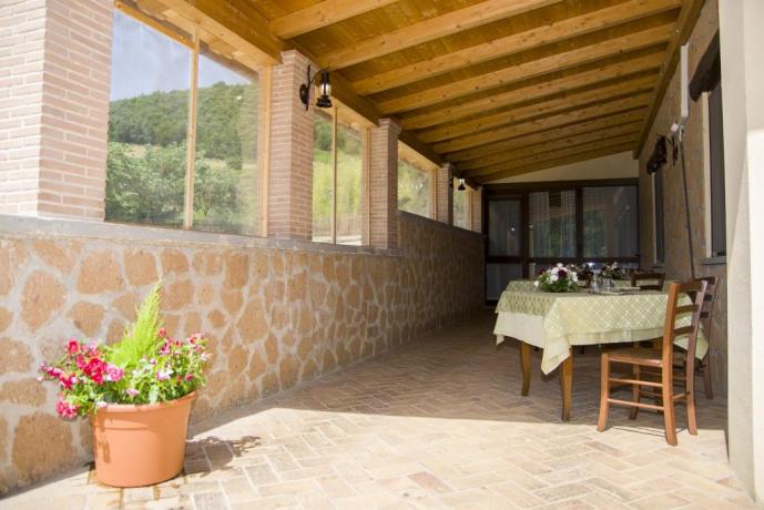 Agriturismo vicino Roma-sala nella veranda 