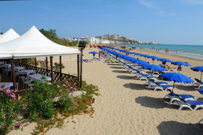 Veranda sulla spiaggia di Vieste 