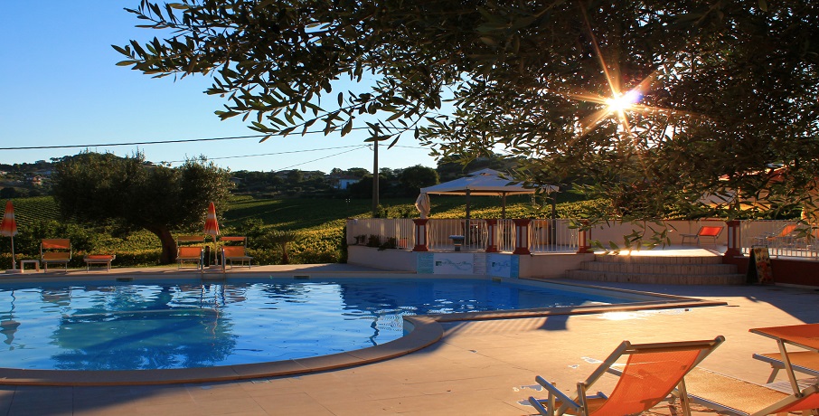 Spaziosa Piscina per Adulti e Bambini 