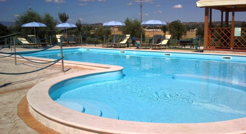 Piscina Calcetto in CountryHouse Alba Adriatica