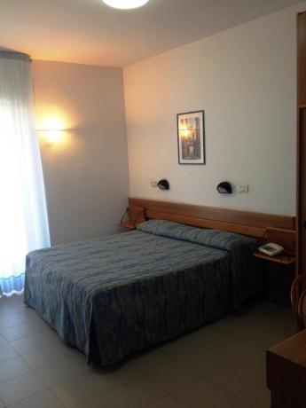 Camera matrimoniale hotel economico a Rodi Garganico Puglia