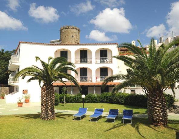 Hotel 3*** con camere vista piscina ad Ischia 