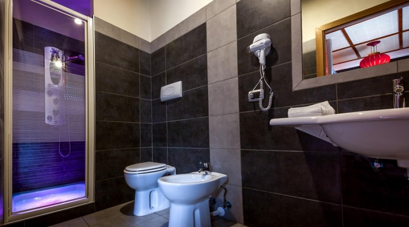 Bagno moderno in Suite notti d'Oriente 