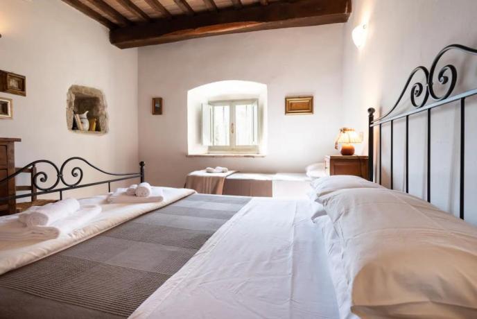 Camera da letto doppia/tripla 3km Assisi centro
