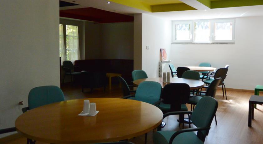 Camere Bagno Privato sala Comune a Pavia