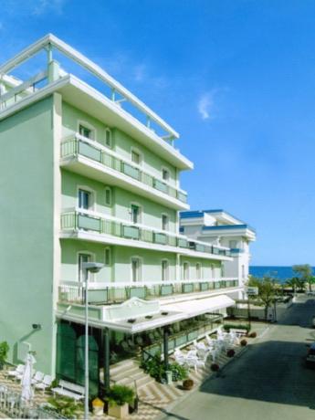 Hotel with seaview in Vieserba