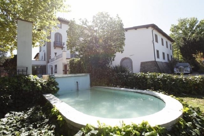 fontana della villa in Toscana vicino Firenze