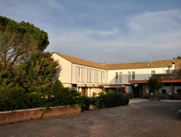 Casale Gruppi Religiosi e famiglie: Mezza-Pensione-Completa