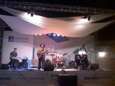 organizzazione concerti, affitto palco e luci