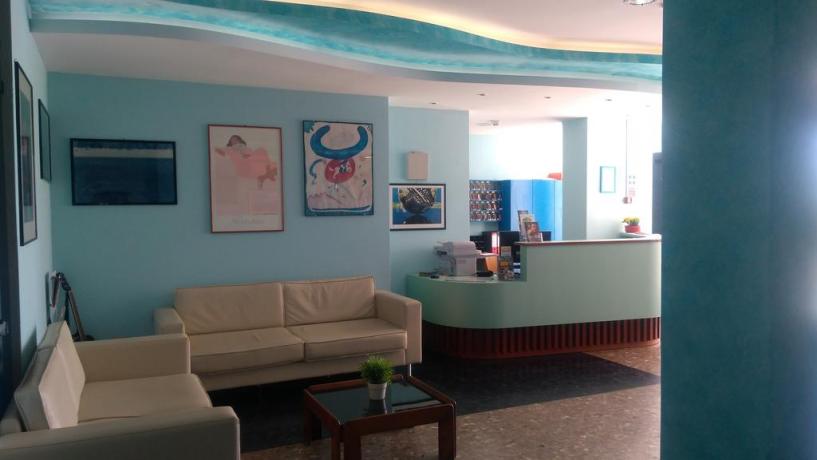 Hall albergo lungomare di Pesaro