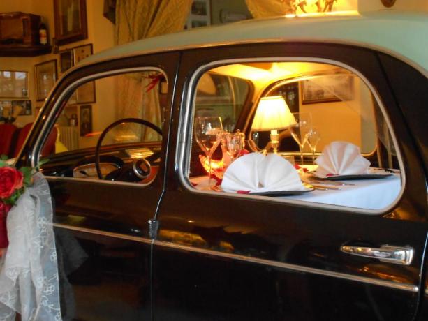 Mangiare in auto d'epoca hotel a Chiusi