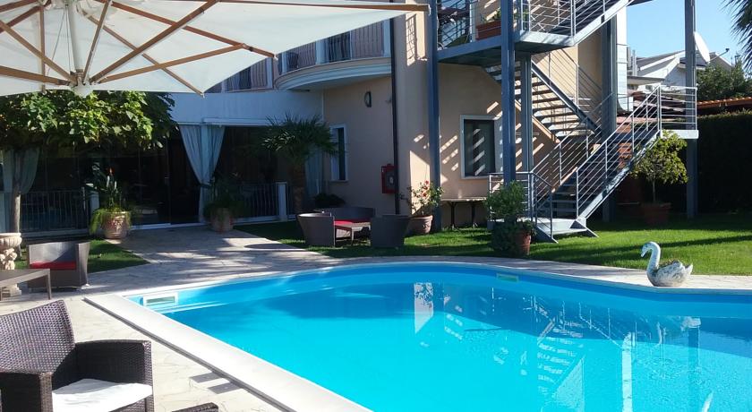 Offerta WEEKEND Hotel 4 Stelle in Calabria vicino Lamezia Terme con Piscina con Bonus Vacanze Accettato