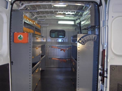 Allestimento con retrocabina in alluminio