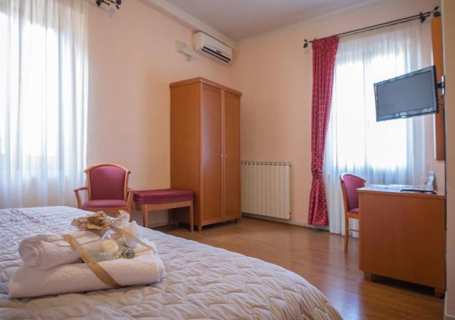 Matrimoniale con bagno privato a 2km da Assisi