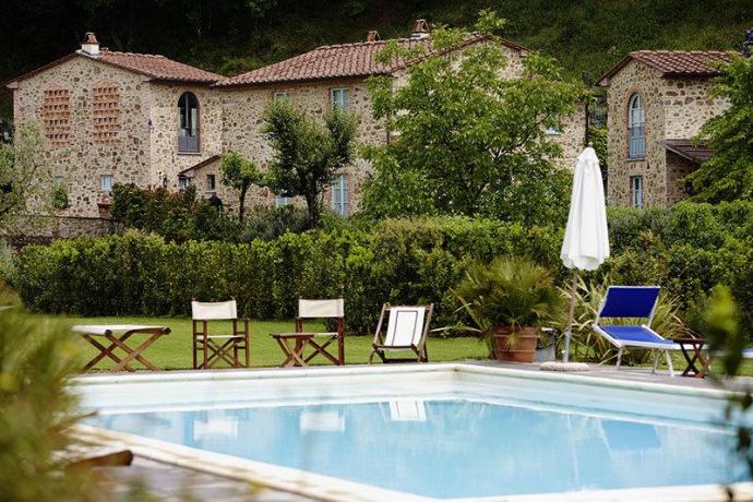 Agriturismo con Piscina esterna
