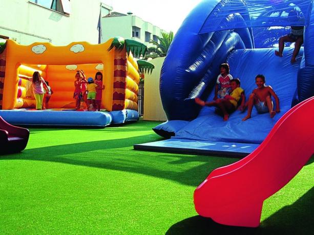 ideale per famiglie, con piscina, parcogiochi per bambini 