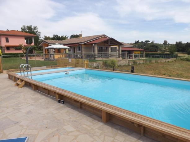 PIscina scoperta, nell'Agriturismo i Cavalli