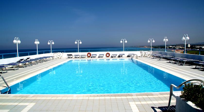 Hotel con Piscina sul Mare del Salento 