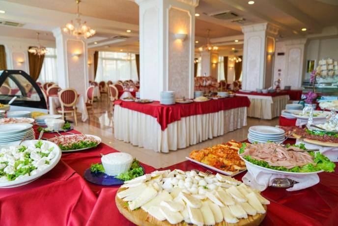 Speciali offerte Rimini per famiglie ristorante a Buffet
