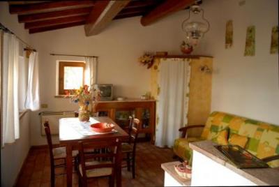 Soggiorno e zona pranzo casa vacanze Umbria