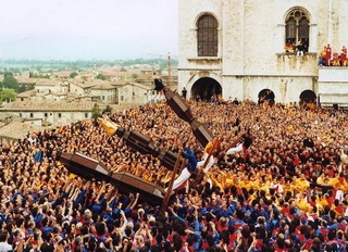 Crowded circus in Gubbio